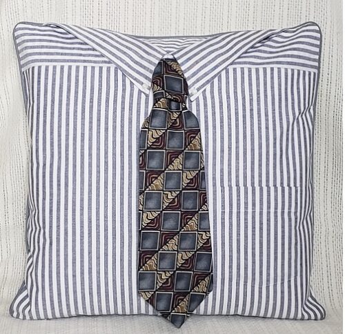 122-BearyHuggables_Striped Pillow w/ Tie